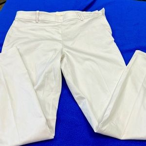 Dress pants, NWT, white. They side zip. Size 10.